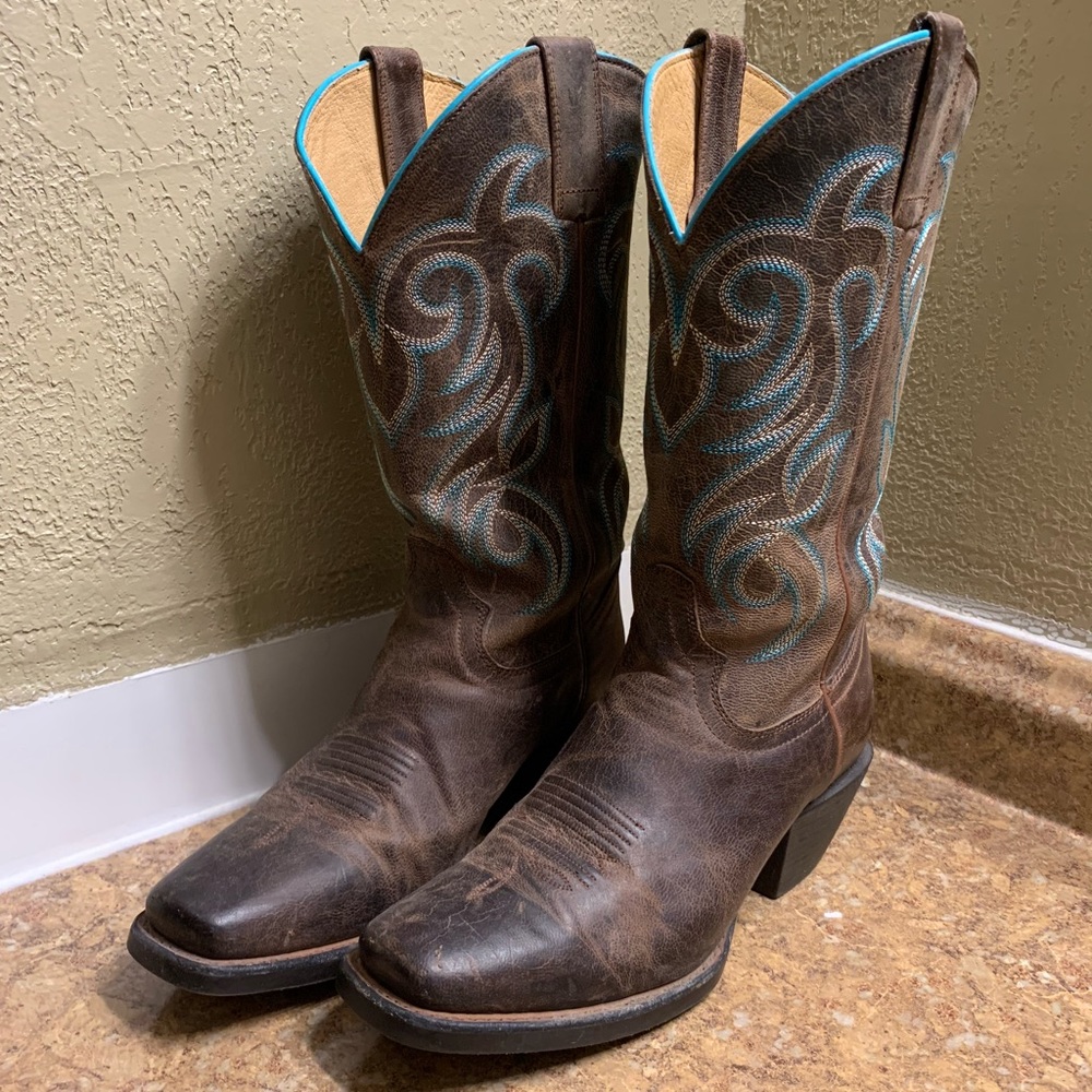Ladies cowboy boots